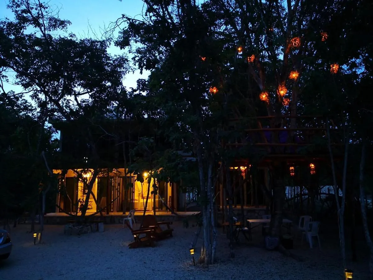 Alojamento de Turismo Selvagem Iguanas Rana Bacalar Vila